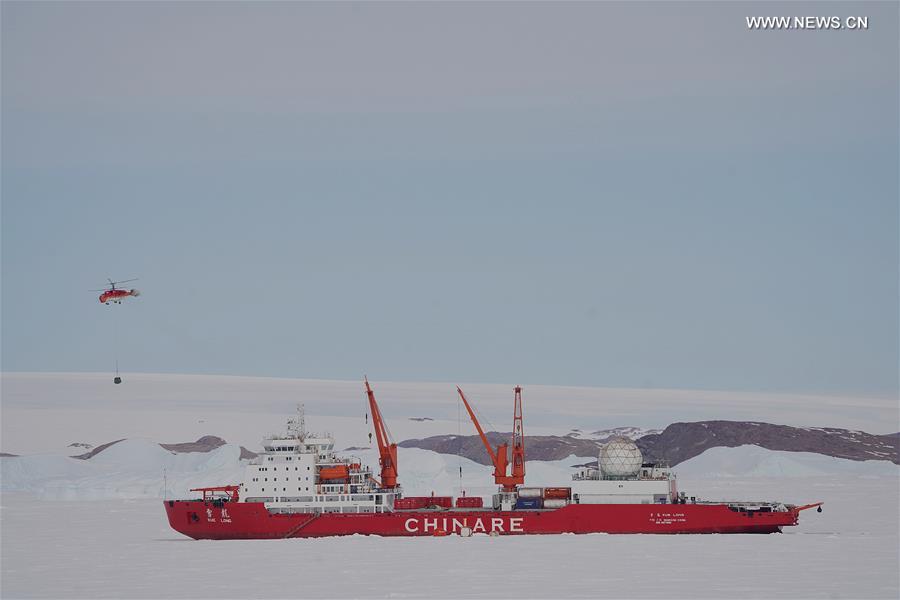 (EyesonSci)CHINA-ICEBREAKERS-ANTARCTIC EXPEDITION-UNLOADING CARGOS
