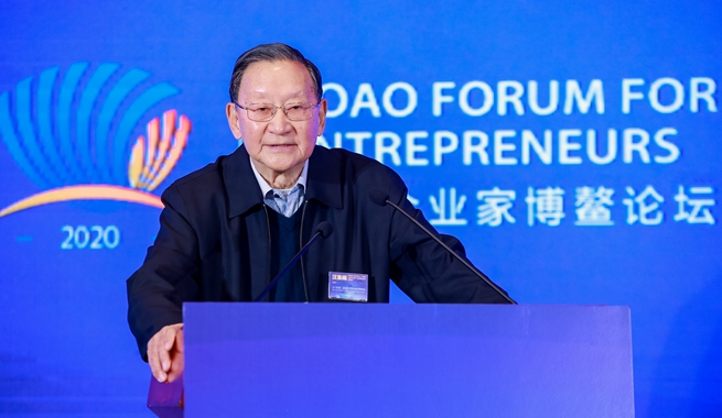 中國科學(xué)院院士，國際歐亞科學(xué)院院士，中國地源熱泵產(chǎn)業(yè)聯(lián)盟名譽(yù)理事長(zhǎng)汪集暘演講