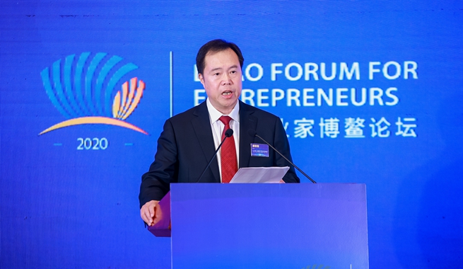 中鐵高新工業(yè)股份有限公司黨委書記、董事長(zhǎng)易鐵軍演講