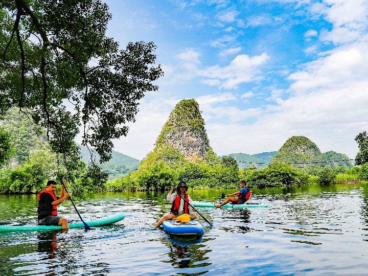 追光丨房車、帳篷、太空艙&hellip;&hellip;你想要的露營裝備這里都有