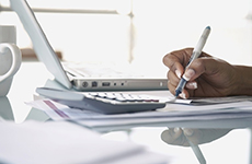 商務(wù)部定調(diào)2013工作重點(diǎn) 推動服務(wù)業(yè)成新的引資增長點(diǎn)