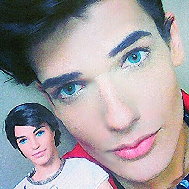 巴西男?；ㄙM31萬元整容成&ldquo;芭比男友&rdquo;