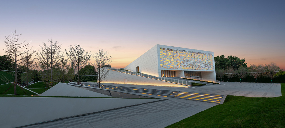 中央商務(wù)區(qū)展示中心正式對外開放，拉開了這座百年城市煥新升級的大幕