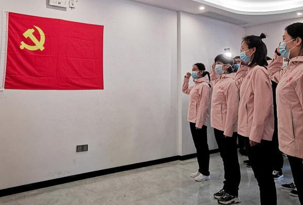 以優(yōu)良作風(fēng)書(shū)寫(xiě)非凡答卷&mdash;&mdash;2020年以習(xí)近平同志為核心的黨中央推進(jìn)作風(fēng)建設(shè)紀(jì)實(shí)