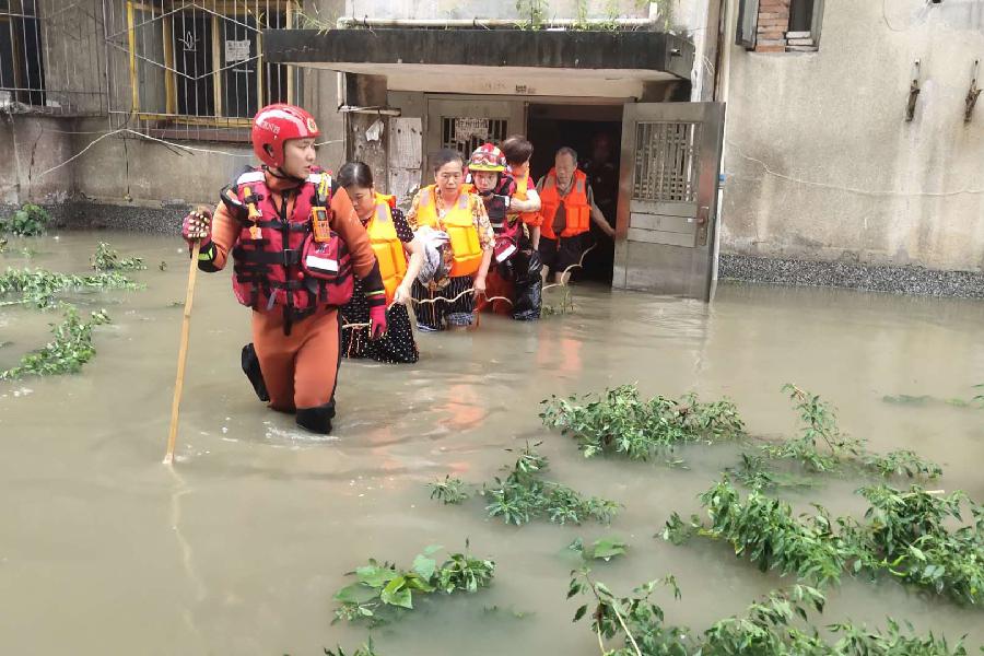 他們，為了誰？