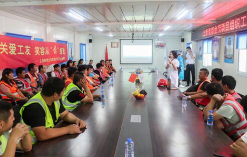 &ldquo;小病挺，大病拖&rdquo; 農(nóng)民工的健康保障如何破題？