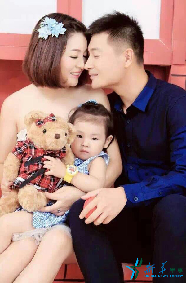 &uarr;資料圖片：張超一家三口合影。