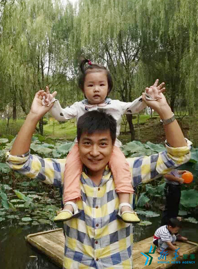 &uarr;資料圖片：張超與女兒合影。