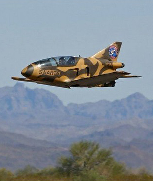 這么萌的飛機(jī)，人是怎么塞進(jìn)去的?