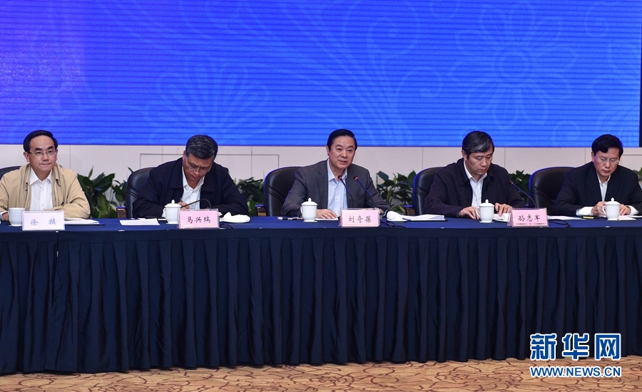 5月12日，中宣部在深圳召開(kāi)以新發(fā)展理念引領(lǐng)文化改革發(fā)展座談會(huì)。中共中央政治局委員、中央書(shū)記處書(shū)記、中宣部部長(zhǎng)劉奇葆出席會(huì)議并講話。新華社記者 毛思倩 攝