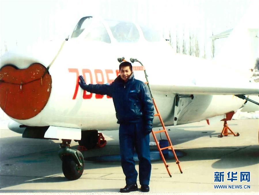 （建軍90周年&middot;英雄&middot;圖文互動(dòng)）（3）聽(tīng)，渤海灣有風(fēng)吹過(guò)來(lái)&mdash;&mdash;追記海軍某艦載航空兵部隊(duì)一級(jí)飛行員張超