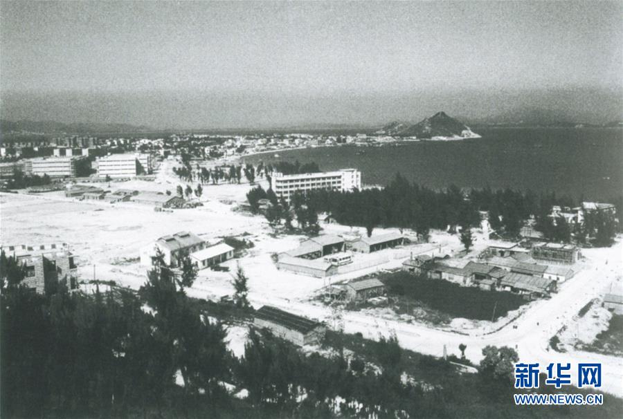 (新華全媒頭條·壯闊東方潮 奮進(jìn)新時(shí)代——慶祝改革開放40年·圖文互動(dòng))(2)從追趕時(shí)代到引領(lǐng)時(shí)代——從深圳發(fā)展奇跡看中國改革開放40年