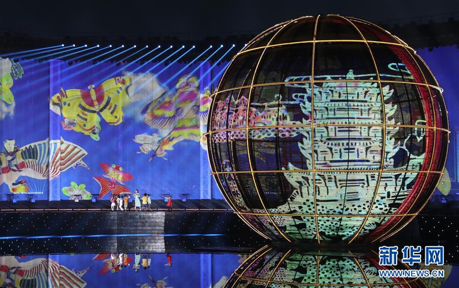 （新華全媒頭條&middot;上合青島峰會&middot;圖文互動）（3）攜手前進，開啟上合發(fā)展新征程 &mdash;&mdash;習(xí)近平主席主持上合組織青島峰會 并舉行系列活動紀實