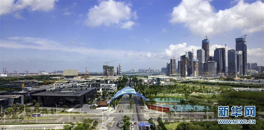 （新時(shí)代國(guó)門(mén)行&middot;圖文互動(dòng)）（1）深圳：&ldquo;拓荒牛&rdquo;犁出&ldquo;美麗春天&rdquo;