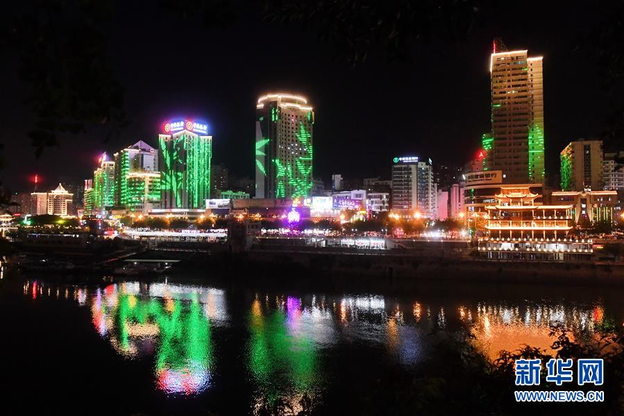 (在習(xí)近平新時(shí)代中國(guó)特色社會(huì)主義思想指引下·慶祝改革開放40周年·綠色發(fā)展·圖文互動(dòng))(5)治水·護(hù)水·興水——綠色發(fā)展之“水”的故事