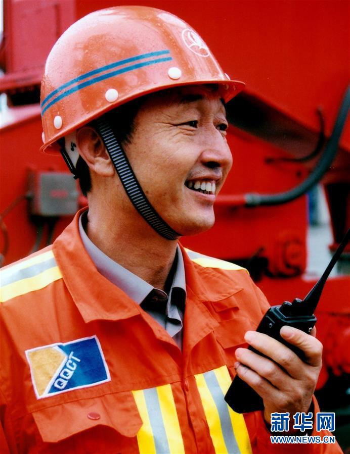 (新華全媒頭條·圖文互動(dòng))(9)在時(shí)代大潮中書(shū)寫時(shí)代傳奇——致敬百名改革先鋒