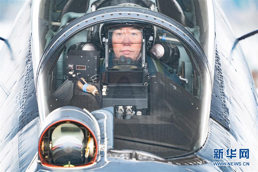 （新華全媒頭條&middot;圖文互動）（2）戰(zhàn)鷹，為祖國奮飛&mdash;&mdash;記空軍航空兵某旅旅長、特級飛行員郝井文