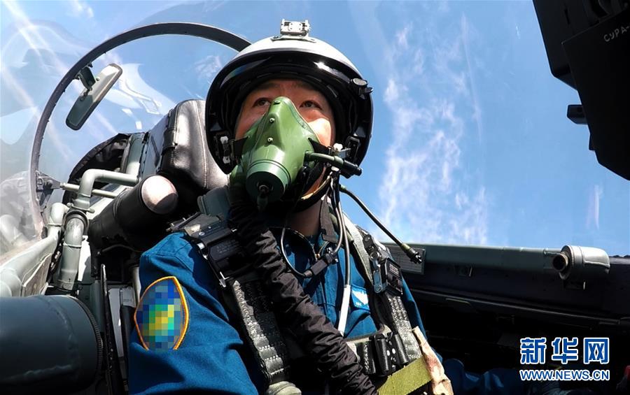 （新華全媒頭條&middot;圖文互動）（6）戰(zhàn)鷹，為祖國奮飛&mdash;&mdash;記空軍航空兵某旅旅長、特級飛行員郝井文