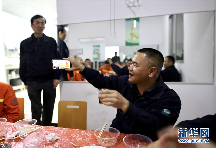 （新春走基層&middot;圖文互動(dòng)）（2）老楊20多年除夕夜的堅(jiān)守