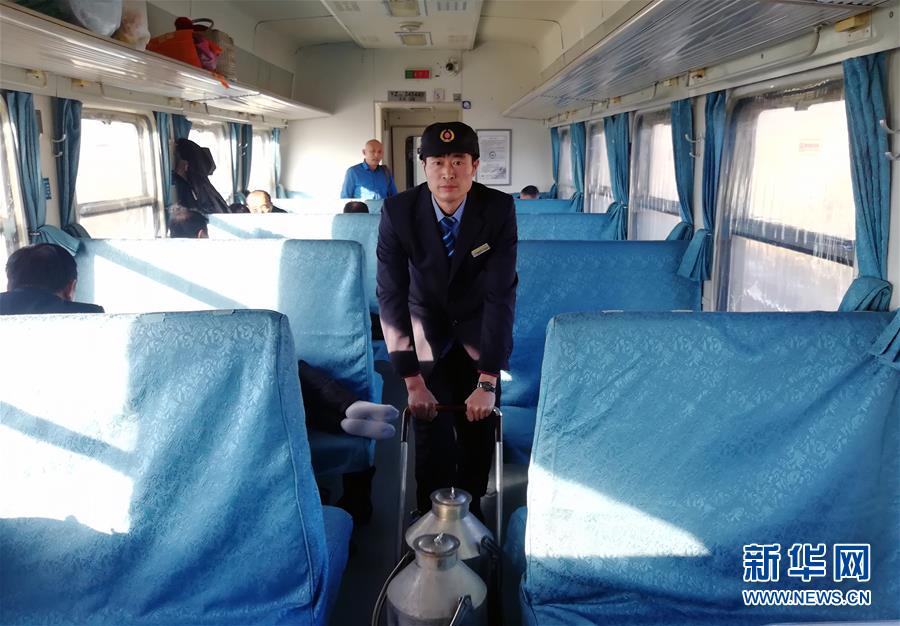 （新春走基層&middot;圖文互動(dòng)）（1）變的是時(shí)間，不變的是溫情&mdash;&mdash;開(kāi)往小興安嶺深處的幸福&ldquo;慢火車&rdquo;