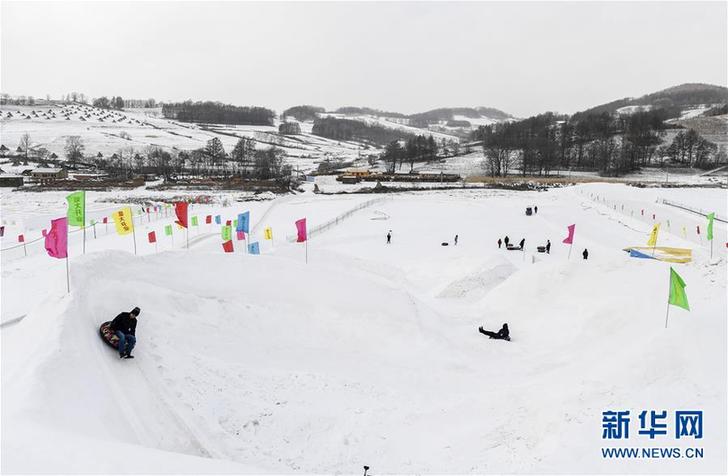 （在習(xí)近平新時(shí)代中國(guó)特色社會(huì)主義思想指引下&mdash;&mdash;新時(shí)代新作為新篇章&middot;圖文互動(dòng)）（3）三年，從無名小屯到聲名遠(yuǎn)播&mdash;&mdash;這個(gè)&ldquo;雪鄉(xiāng)&rdquo;是如何做到的？
