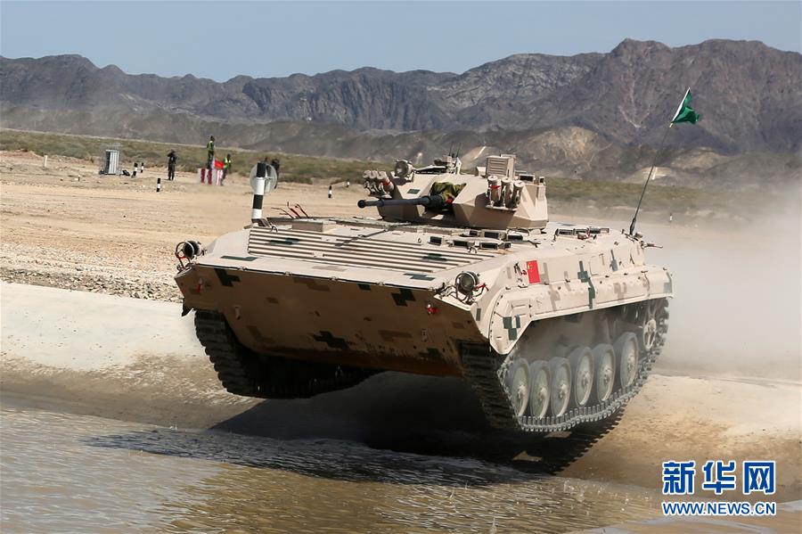 (圖文互動)(7)“國際軍事比賽-2019”:中國參賽隊刷新“蘇沃洛夫突擊”步戰(zhàn)車組單車賽紀(jì)錄
