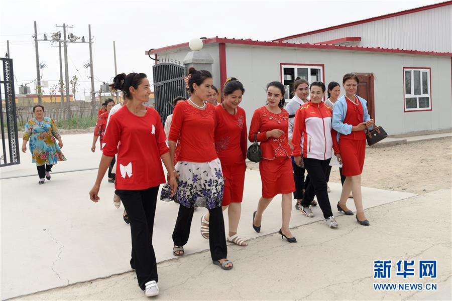 （決戰(zhàn)決勝脫貧攻堅(jiān)&middot;圖文互動(dòng)）（5）&ldquo;她力量&rdquo;托起南疆脫貧攻堅(jiān)&ldquo;新引擎&rdquo;