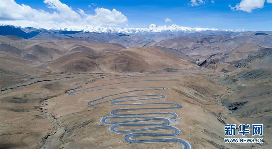 （壯麗70年&middot;奮斗新時(shí)代&mdash;&mdash;共和國(guó)發(fā)展成就巡禮）（9）人暢其行、貨暢其流&mdash;&mdash;共和國(guó)交通運(yùn)輸業(yè)發(fā)展成就巡禮