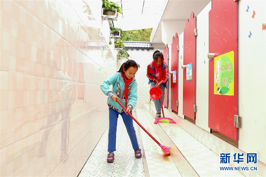 （新華全媒頭條&middot;圖文互動(dòng)）（7）上下同心再出發(fā)&mdash;&mdash;習(xí)近平總書記同出席2019年全國兩會(huì)人大代表、政協(xié)委員共商國是紀(jì)實(shí)