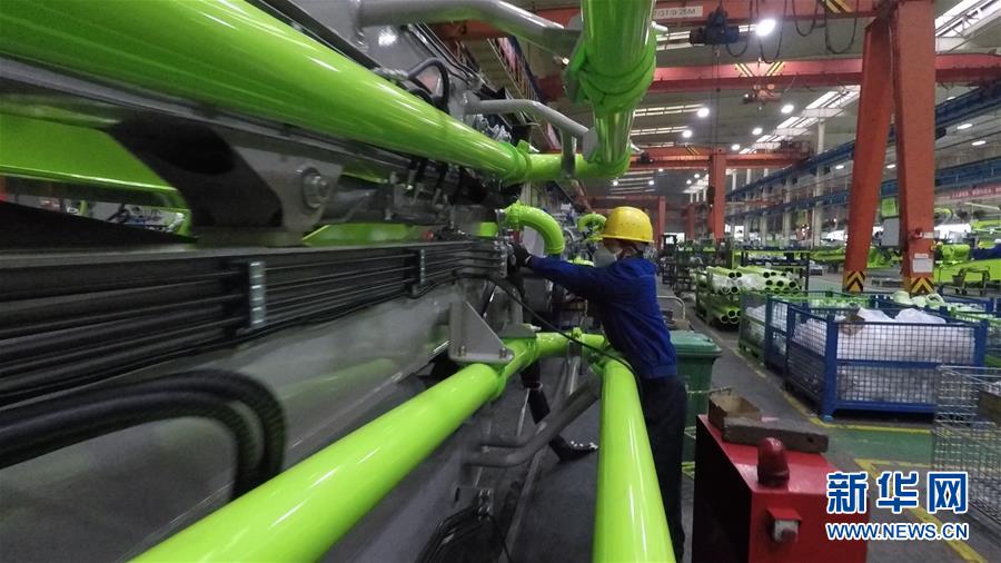 （圖文互動）（1）吃粉擼串，商圈&ldquo;打卡&rdquo;，動車出廠&mdash;&mdash;湖南&ldquo;標(biāo)簽&rdquo;復(fù)蘇記