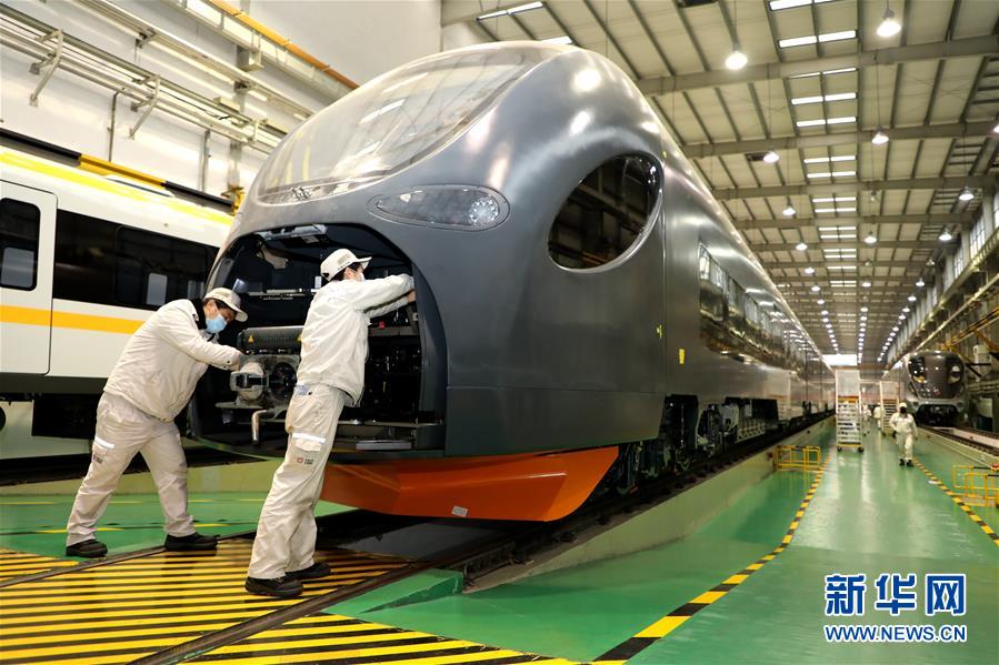 （圖文互動）（6）吃粉擼串，商圈&ldquo;打卡&rdquo;，動車出廠&mdash;&mdash;湖南&ldquo;標(biāo)簽&rdquo;復(fù)蘇記