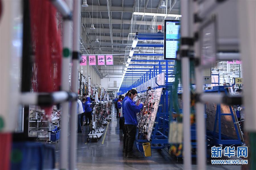 (聚焦疫情防控·圖文互動(dòng))(3)用疫情“防控線”守衛(wèi)企業(yè)“生命線”——長(zhǎng)春復(fù)工企業(yè)防控一線見(jiàn)聞