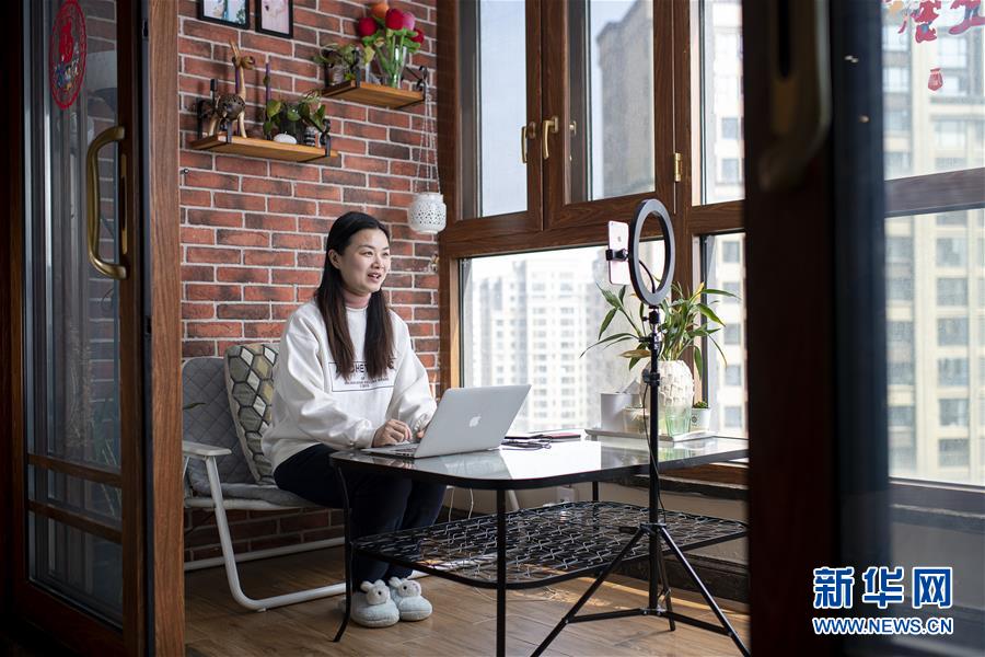 （新華全媒頭條&middot;圖文互動(dòng)）（8）守望相助，堅(jiān)忍不拔&mdash;&mdash;致敬武漢戰(zhàn)&ldquo;疫&rdquo;中千千萬萬個(gè)平凡英雄