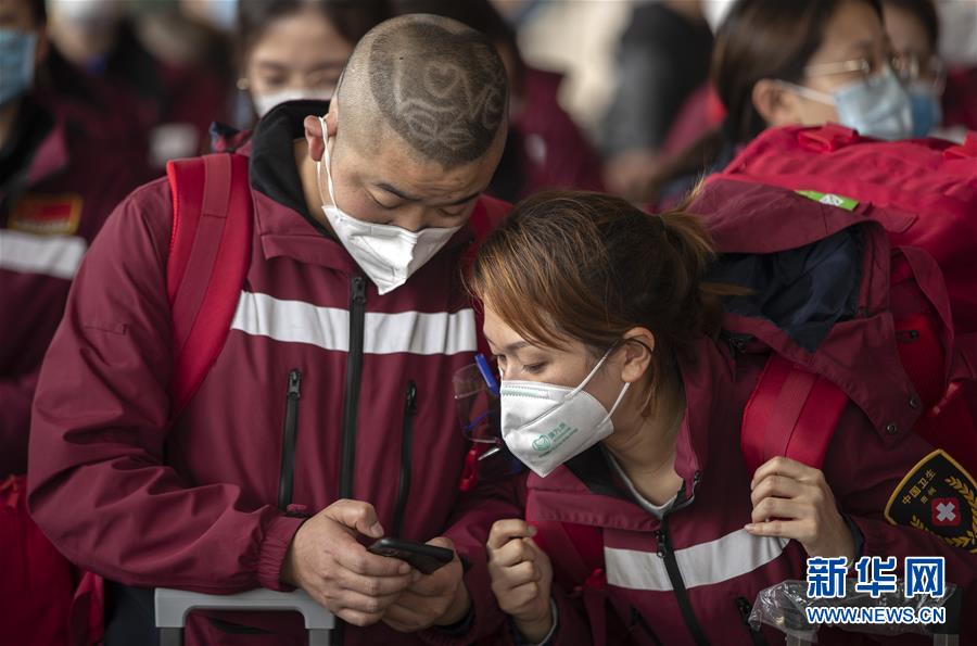 （新華全媒頭條&middot;圖文互動）（9）最美逆行者，武漢永遠(yuǎn)記得你！&mdash;&mdash;首批援鄂醫(yī)療隊(duì)返程紀(jì)實(shí)