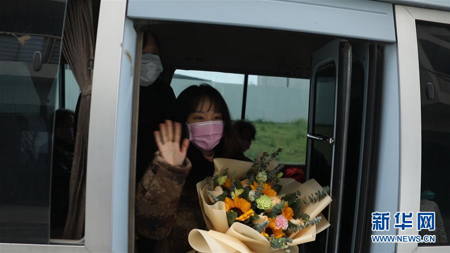 （新華全媒頭條&middot;習近平致敬的戰(zhàn)&ldquo;疫&rdquo;英雄&middot;武漢人民篇&middot;圖文互動）（3）壯哉，大武漢&mdash;&mdash;獻給英雄的武漢人民