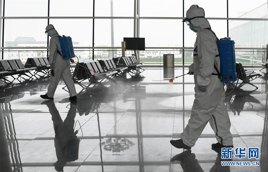 (聚焦疫情防控)(7)武漢天河機(jī)場(chǎng)為復(fù)航開(kāi)展消殺作業(yè)