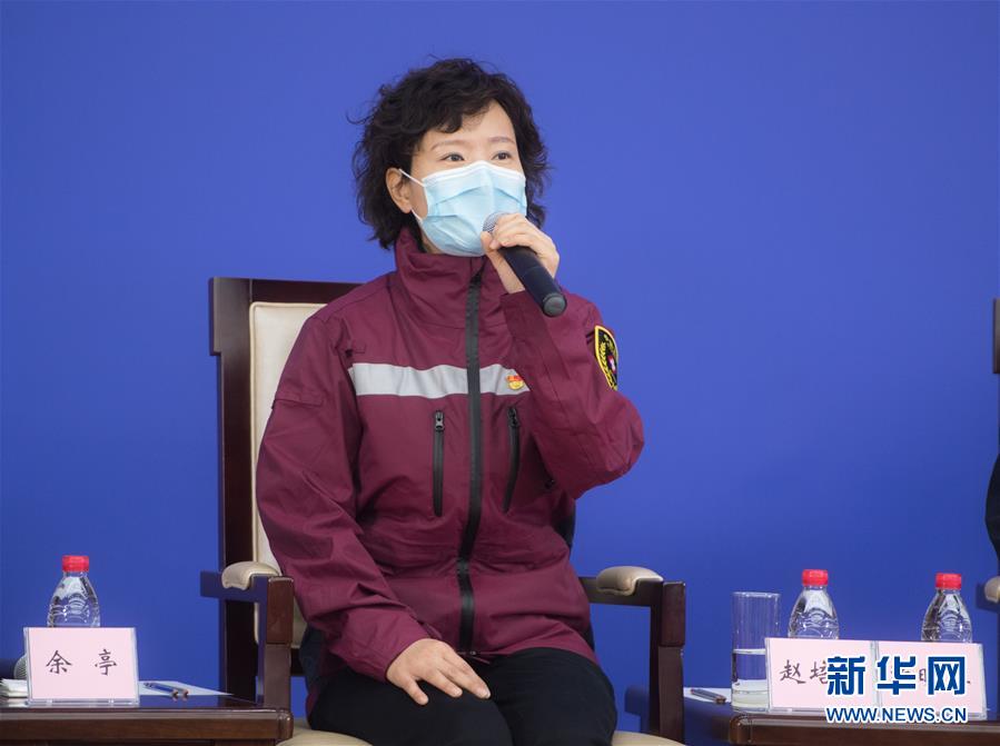 （聚焦疫情防控&middot;圖文互動(dòng)）（5）分秒必爭(zhēng)！一切為了治病救人&mdash;&mdash;中國抗疫生命至上的生動(dòng)實(shí)踐