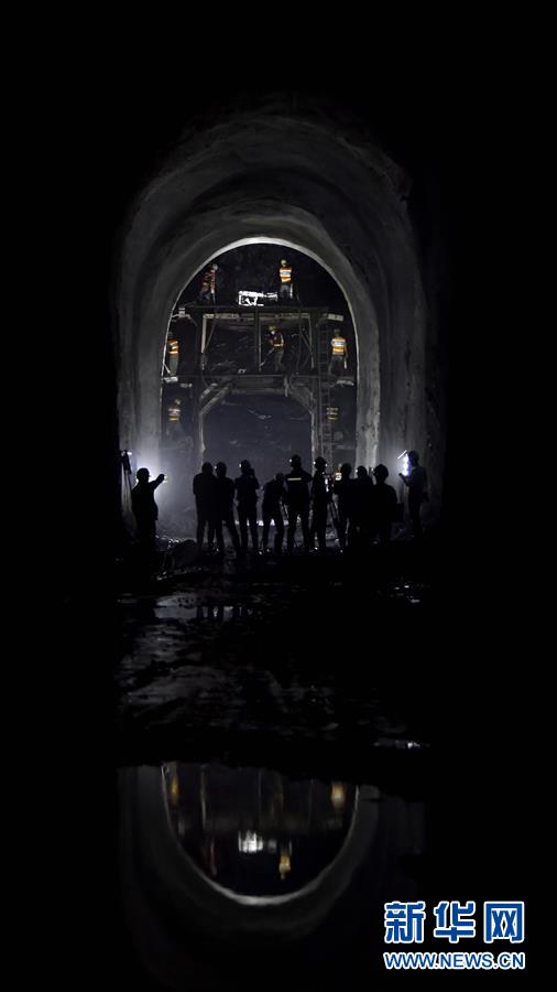 （圖文互動）（6）&ldquo;最難掘進(jìn)隧道&rdquo;大柱山隧道貫通
