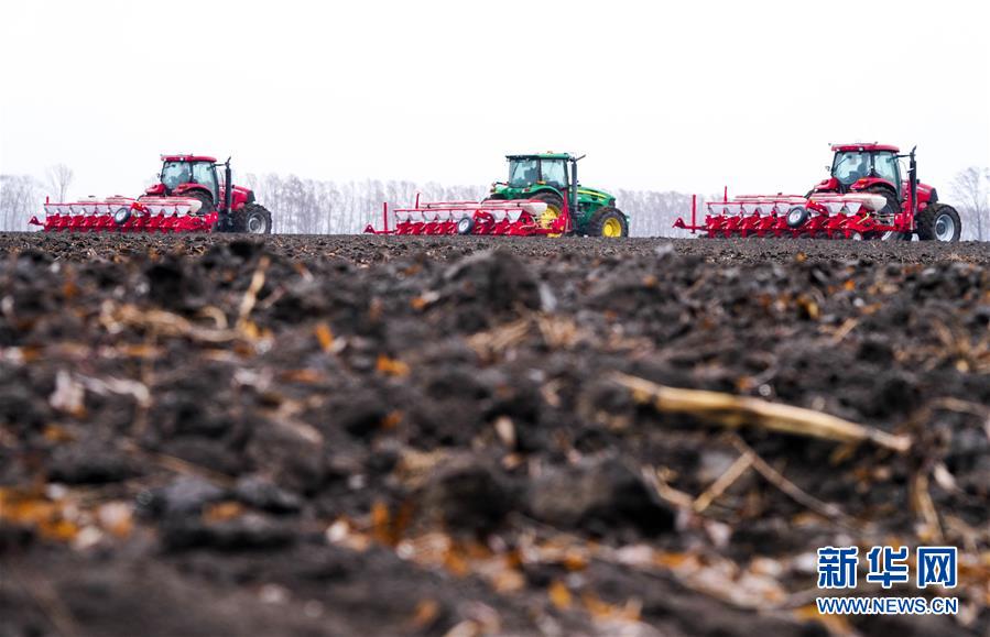 (新華全媒頭條·圖文互動(dòng))(1)讓中國(guó)飯碗端得更牢——“中華糧倉(cāng)”春耕剪影