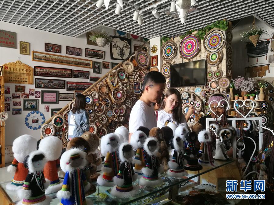 (在習(xí)近平新時(shí)代中國特色社會主義思想指引下——新時(shí)代新作為新篇章·習(xí)近平總書記關(guān)切事·圖文互動(dòng))(3)讓每一個(gè)角落都感受到幸福的溫情——人口較少民族在脫貧攻堅(jiān)大潮中的奮進(jìn)故事