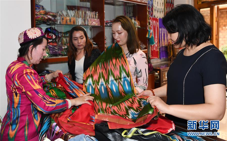 （決戰(zhàn)決勝脫貧攻堅&middot;聚焦&ldquo;三區(qū)三州&rdquo;&middot;圖文互動）（4）&ldquo;古老&rdquo;和田展現(xiàn)新時尚