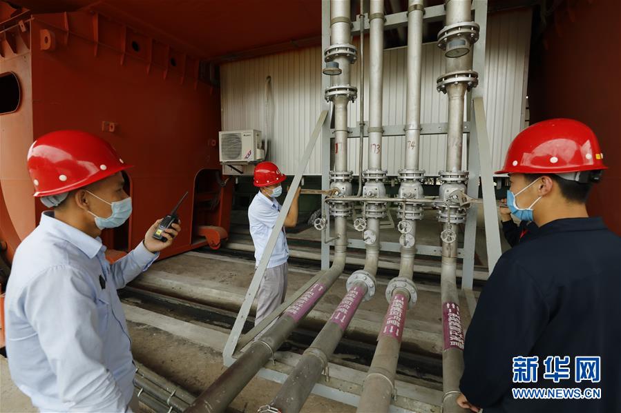 (圖文互動(dòng))(4)北斗發(fā)射緊急叫停后……——記西昌衛(wèi)星發(fā)射中心加注分隊(duì)黨員群體