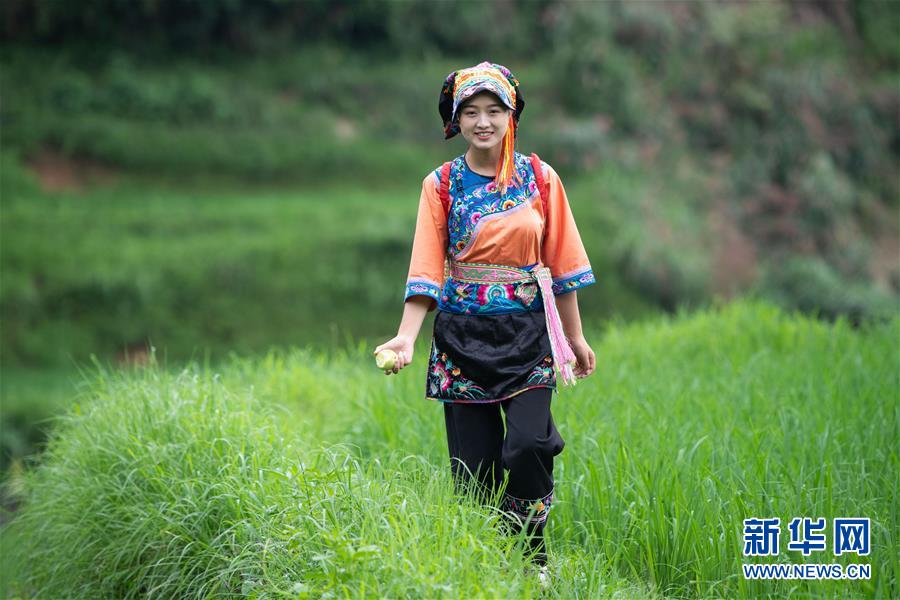 （新華全媒頭條&middot;走向我們的小康生活&middot;圖文互動(dòng)）（4）那山，那人，那苗寨&mdash;&mdash;十八洞村三代人的奮斗史