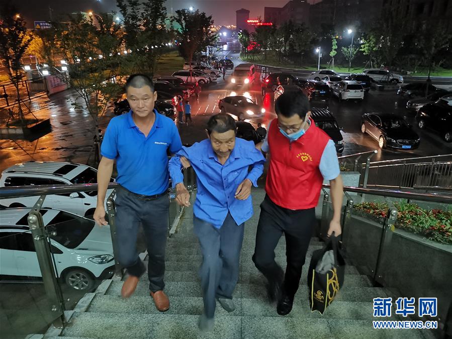 （防汛抗洪&middot;圖文互動(dòng)）（3）洪水來襲，銅鑼聲在千年古鎮(zhèn)的雨夜響起