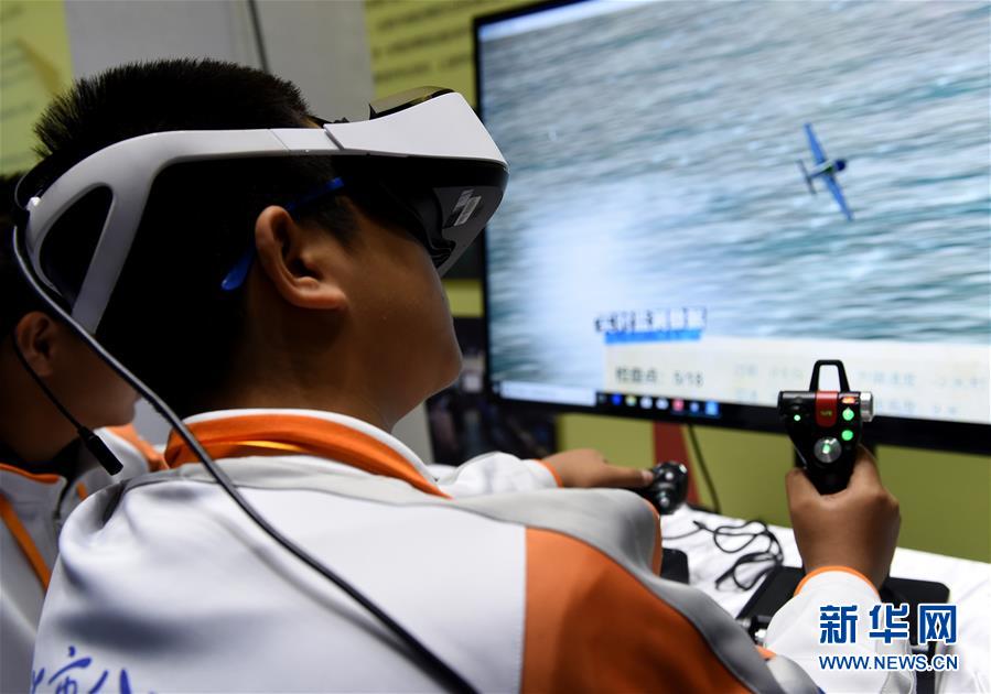 （新華全媒頭條&middot;圖文互動(dòng)）（15）&ldquo;美麗的中國夢屬于你們&rdquo;&mdash;&mdash;以習(xí)近平同志為核心的黨中央關(guān)心少年兒童工作紀(jì)實(shí)