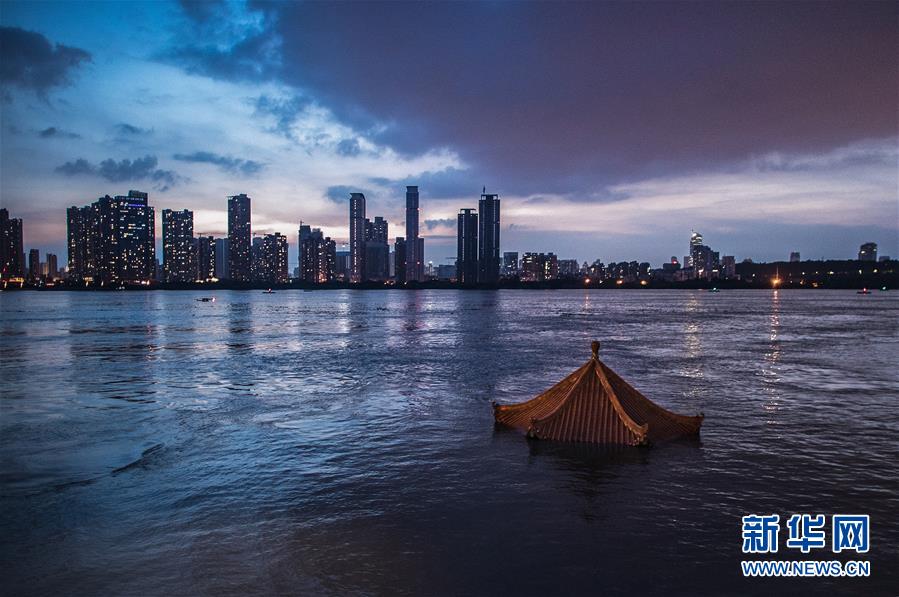 （在習近平新時代中國特色社會主義思想指引下&mdash;&mdash;新時代新作為新篇章&middot;習近平總書記關切事&middot;圖文互動）（1）戰(zhàn)疫魔,斗洪魔&mdash;&mdash;湖北全力應對防疫、防汛疊加&ldquo;雙考&rdquo;