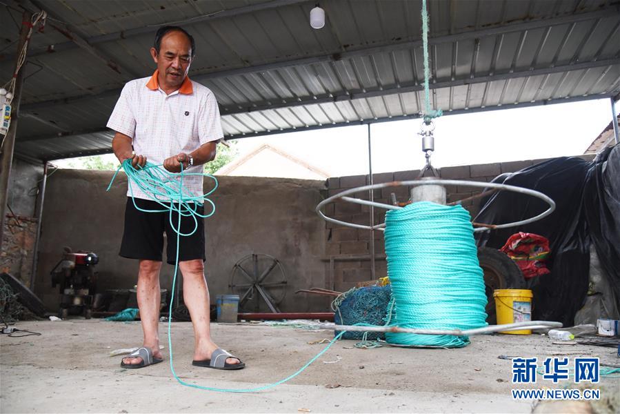 (走向我們的小康生活·圖文互動(dòng))(5)長(zhǎng)島漁民的扇貝喜事:從請(qǐng)客求人買到供不應(yīng)求