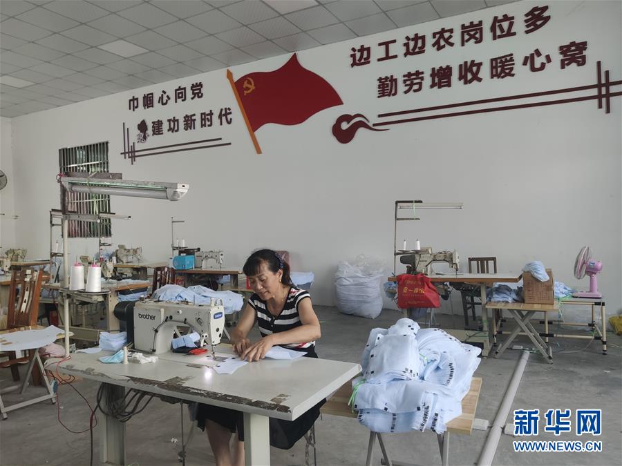 （決戰(zhàn)決勝脫貧攻堅(jiān)&middot;圖文互動(dòng)）（2）安居樂(lè)業(yè)并重，搬遷脫貧同步&mdash;&mdash;湖北88萬(wàn)搬遷群眾脫貧觀察 