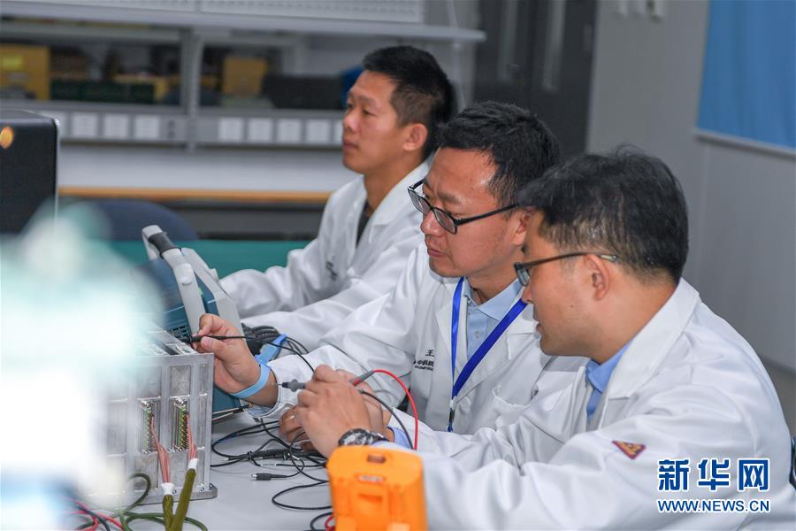 （在習(xí)近平新時(shí)代中國(guó)特色社會(huì)主義思想指引下&mdash;&mdash;新時(shí)代新作為新篇章&middot;習(xí)近平總書(shū)記關(guān)切事&middot;圖文互動(dòng)）（2）終不悔為國(guó)為民，攀高峰只爭(zhēng)朝夕&mdash;&mdash;來(lái)自科學(xué)家們的動(dòng)人故事