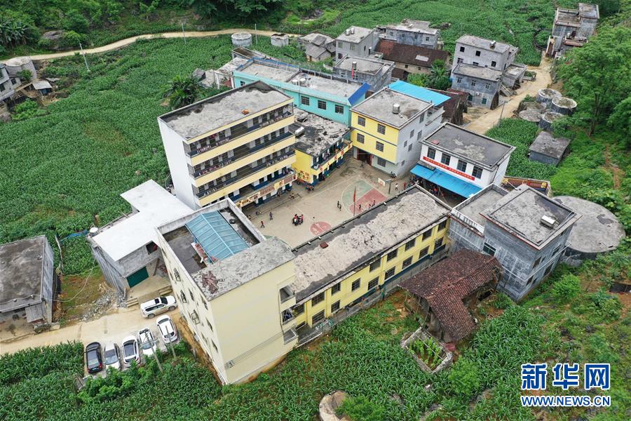 （新華全媒頭條&middot;圖文互動）（14）決戰(zhàn)千山萬弄間&mdash;&mdash;廣西&ldquo;極貧角落&rdquo;最后攻堅(jiān)記